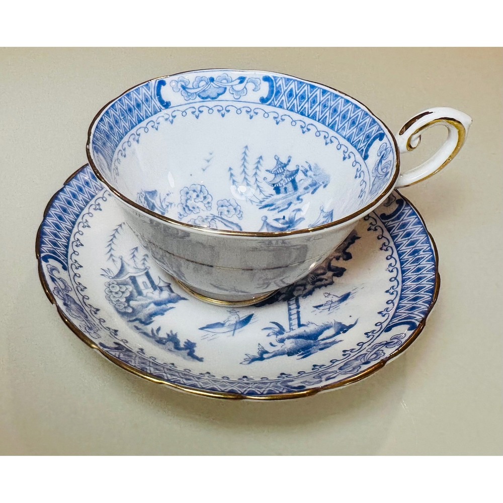 Vintage Tuscan Fine English Bone China Tea Cup Saucer Blue White Willow Gilt